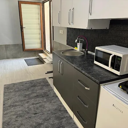Nice Cen Apartment 马尔马里斯