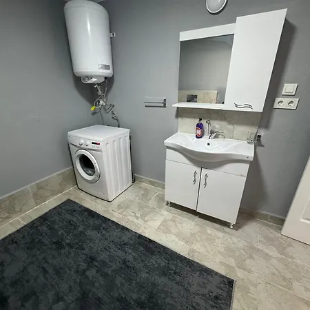 Nice Cen Apartment * 马尔马里斯