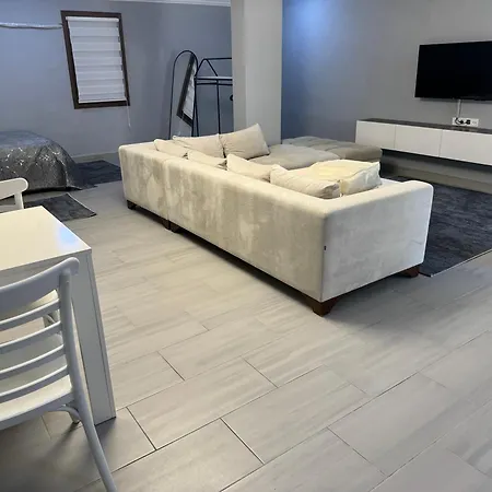 Cen Apartment