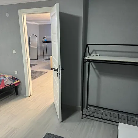 Cen Apartment *